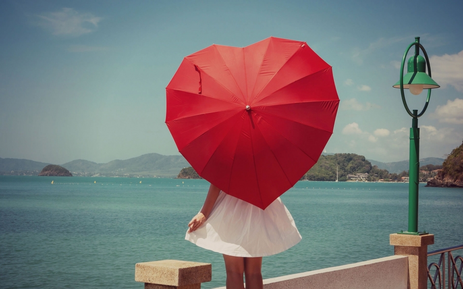 美丽的小红伞唯美风景桌面图片